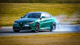 Alfa Romeo, yenilenen Giulia ve Stelvio Quadrifoglio’yu tanıttı