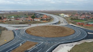 Edirne Valisi Kırbıyık, Pazarkule Sınır Kapısı’nın yapımı süren bağlantı yolunda incelemelerde bulundu