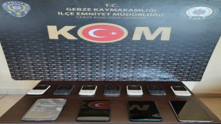 Kocaeli’de 11 kaçak cep telefonu ele geçirildi